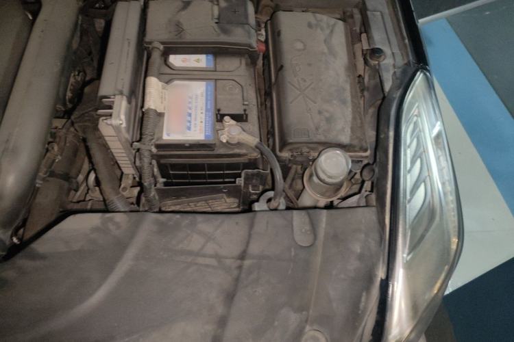 Used Cadillac XTS 2015 28T Comfort Model Engine Bay Left
