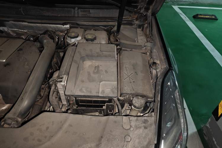 Used Cadillac XTS 2015 28T Comfort Model Engine Bay Left