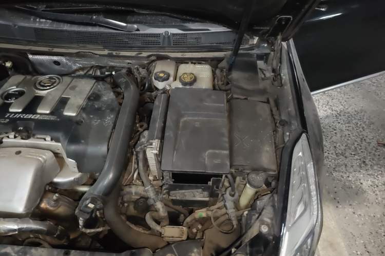 Used Cadillac XTS 2015 28T Elite Model Engine Bay Left