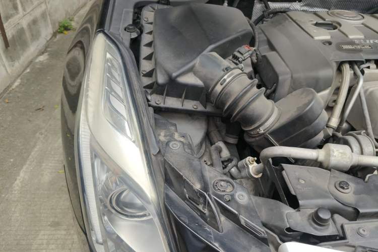 Used Cadillac XTS 2015 28T Comfort Model Engine Bay Right