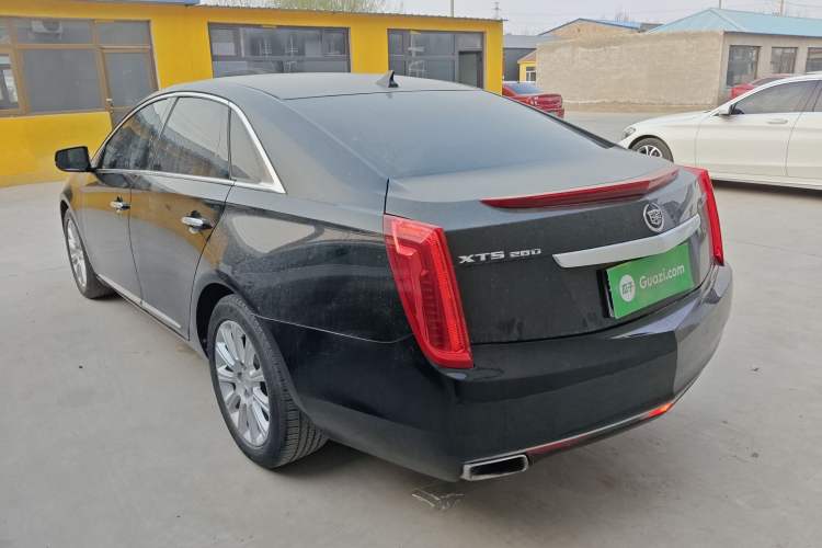 Used Cadillac XTS 2015 28T Comfort Model Exterior 2