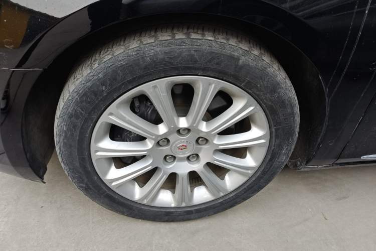 Used Cadillac XTS 2015 28T Comfort Model Exterior 4