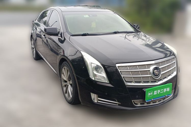 Used Cadillac XTS 2015 28T Platinum Edition Front Right 45 Deg