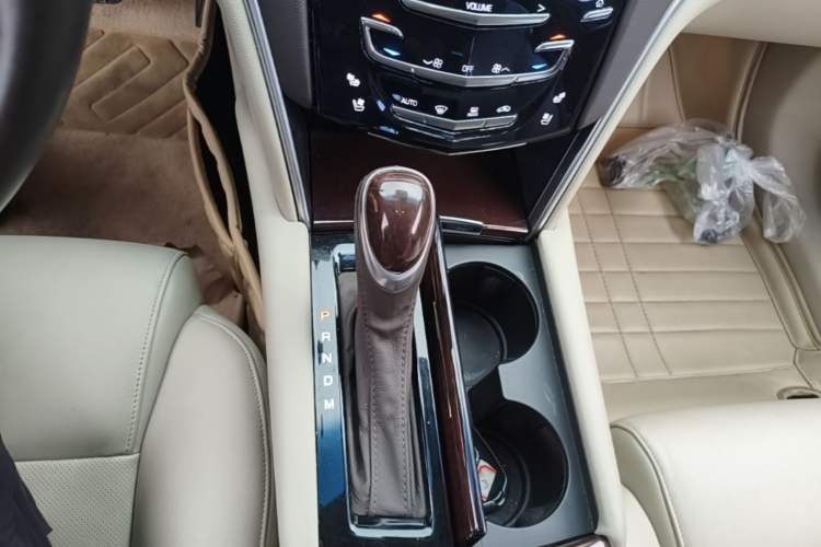 Used Cadillac XTS 2015 28T Luxury Model Gear Lever