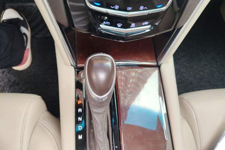 Used Cadillac XTS 2015 28T Comfort Model Gear Lever