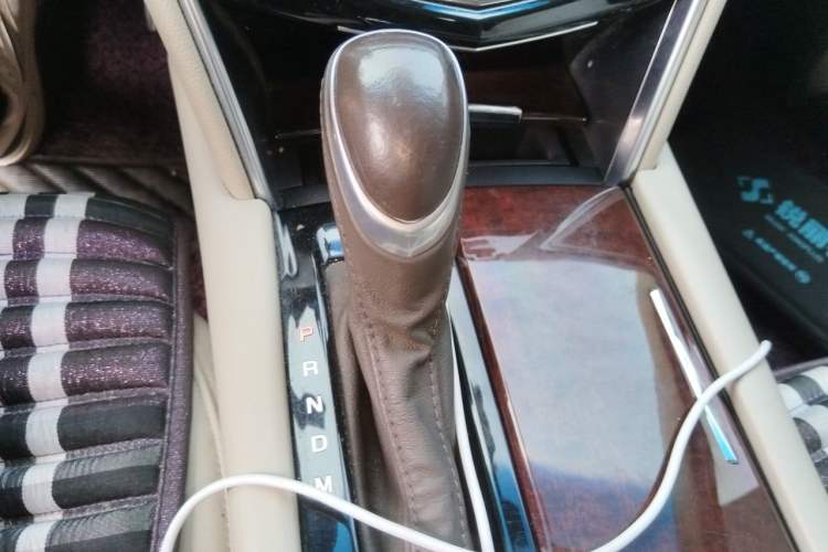 Used Cadillac XTS 2015 28T Comfort Model Gear Lever