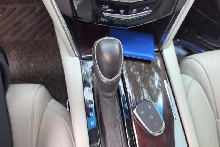 Used Cadillac XTS 2015 28T Comfort Model Gear Lever