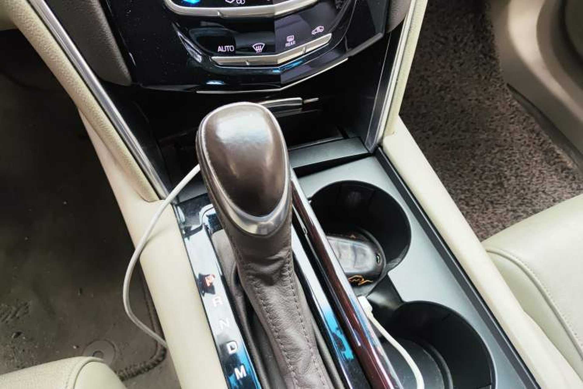 Used Cadillac XTS 2015 28T Comfort Model Gear Lever