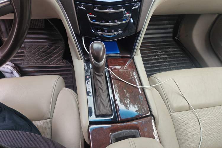 Used Cadillac XTS 2015 28T Comfort Model Gear Lever