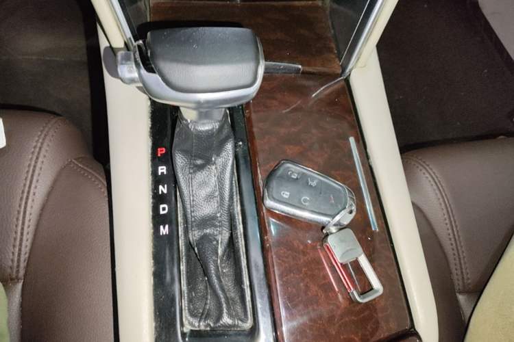 Used Cadillac XTS 2015 28T Comfort Model Gear Lever