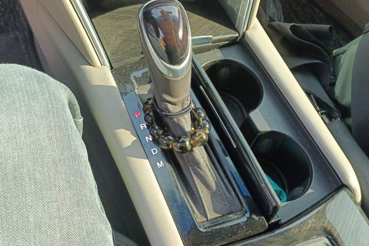 Used Cadillac XTS 2015 28T Platinum Edition Gear Lever