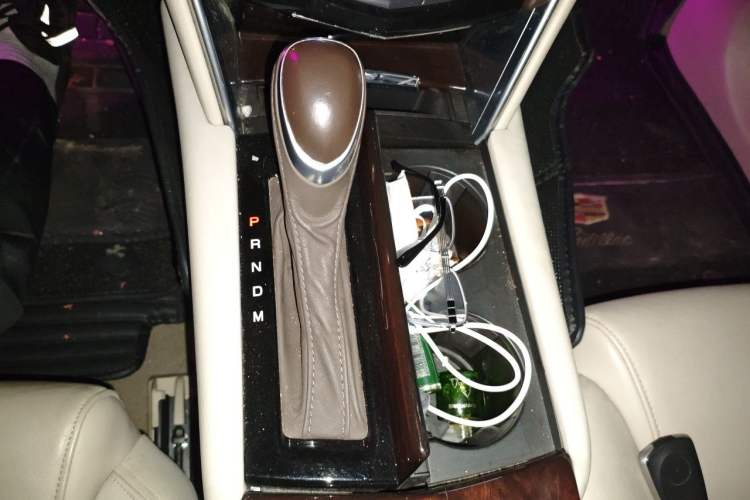 Used Cadillac XTS 2015 28T Comfort Model Gear Lever