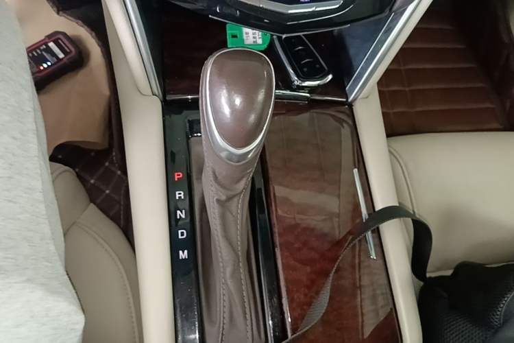 Used Cadillac XTS 2015 28T Comfort Model Gear Lever