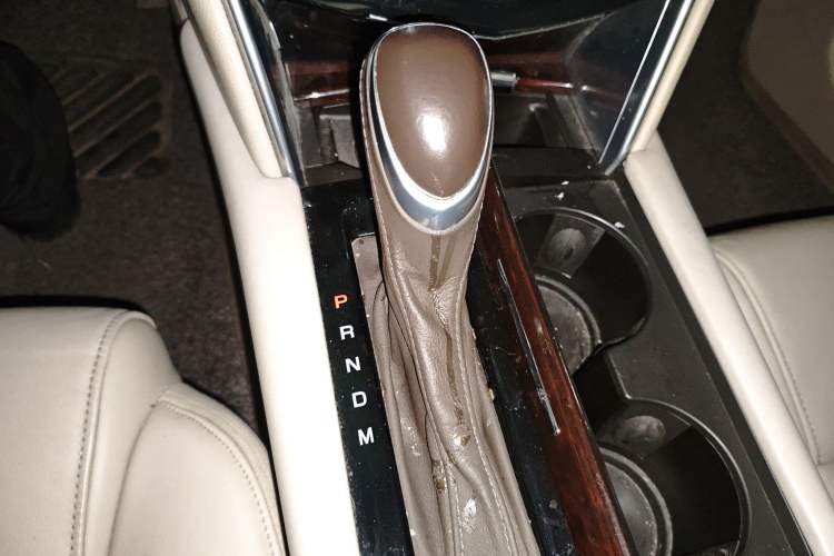 Used Cadillac XTS 2015 28T Comfort Model Gear Lever