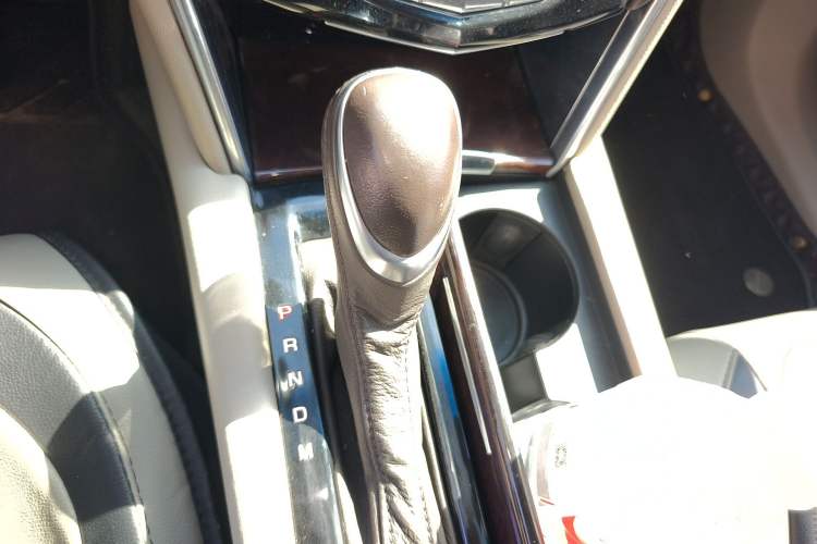 Used Cadillac XTS 2015 28T Comfort Model Gear Lever
