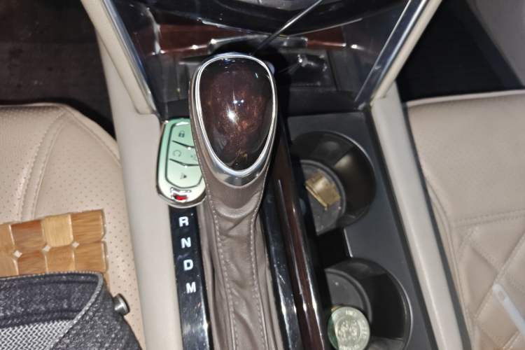 Used Cadillac XTS 2015 28T Elite Model Gear Lever
