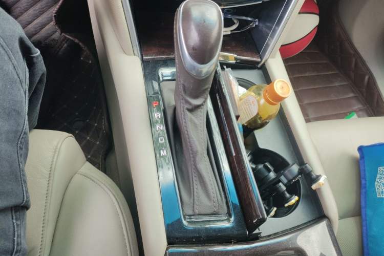 Used Cadillac XTS 2015 28T Comfort Model Gear Lever