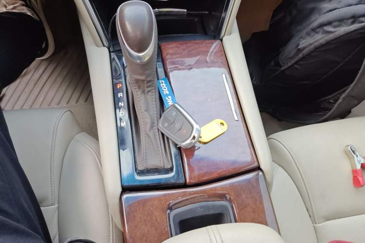 Used Cadillac XTS 2015 28T Comfort Model Gear Lever