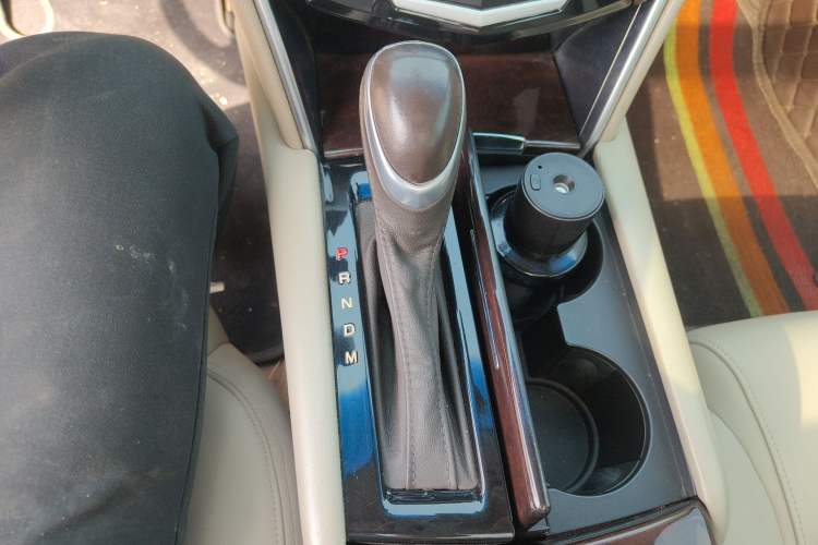 Used Cadillac XTS 2015 28T Comfort Model Gear Lever