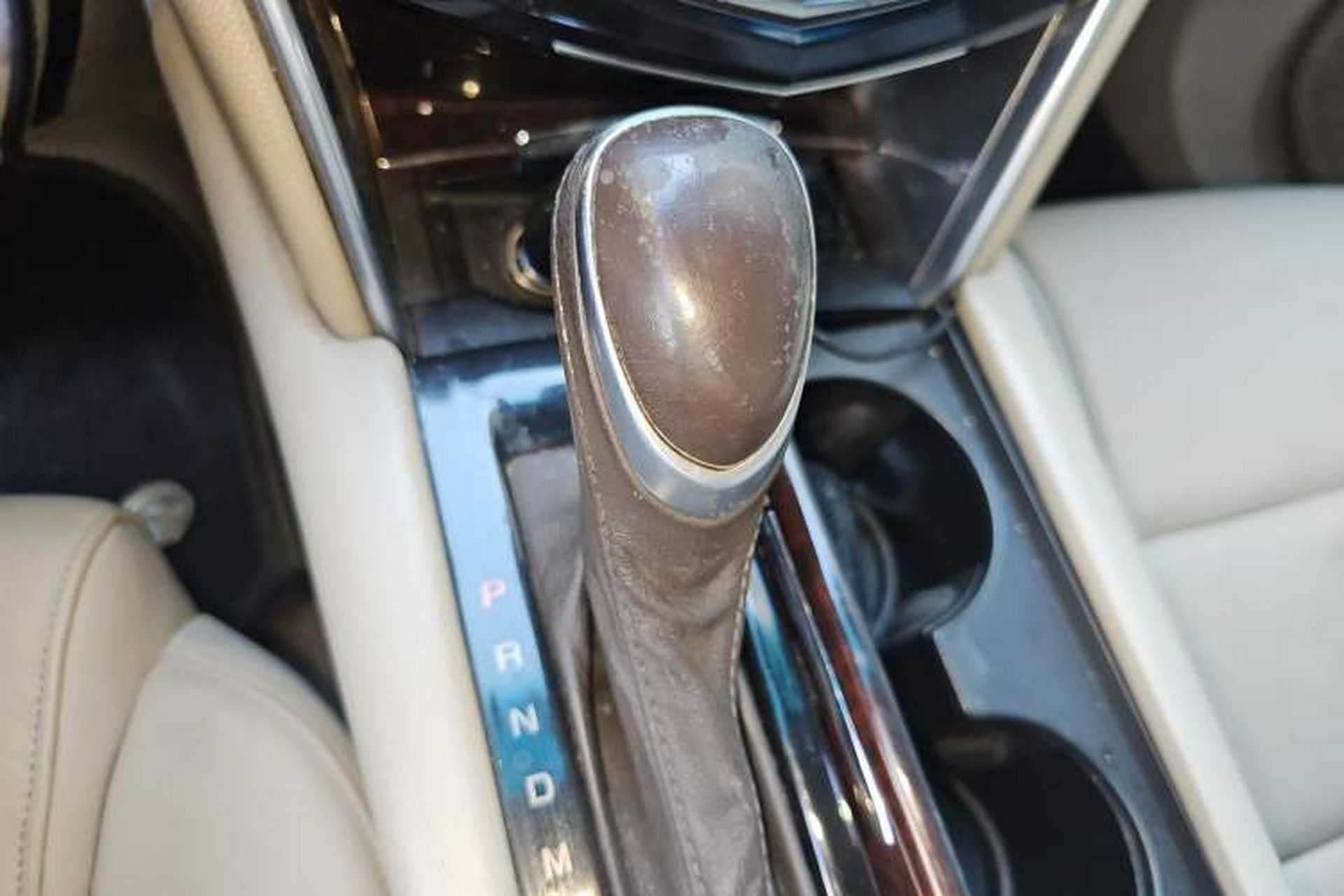 Used Cadillac XTS 2015 28T Comfort Model Gear Lever