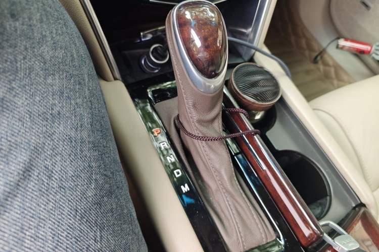 Used Cadillac XTS 2015 28T Elite Model Gear Lever