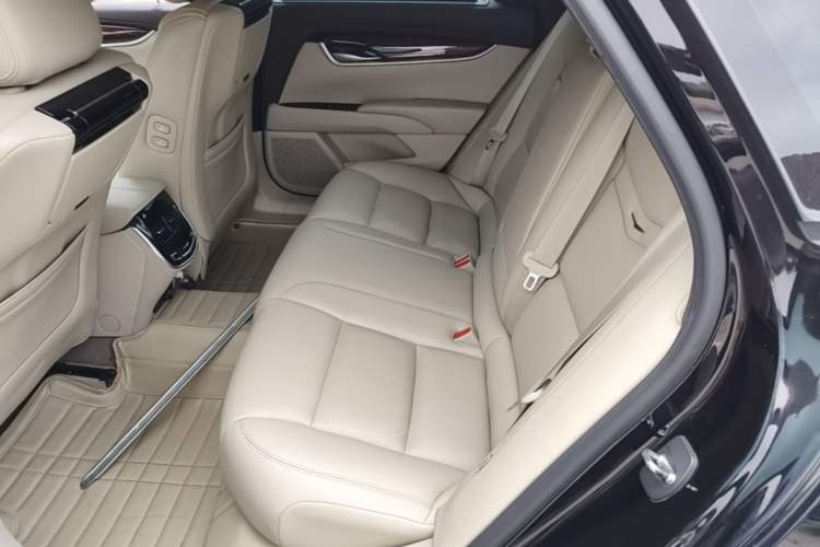Used Cadillac XTS 2015 28T Luxury Model Interior 4
