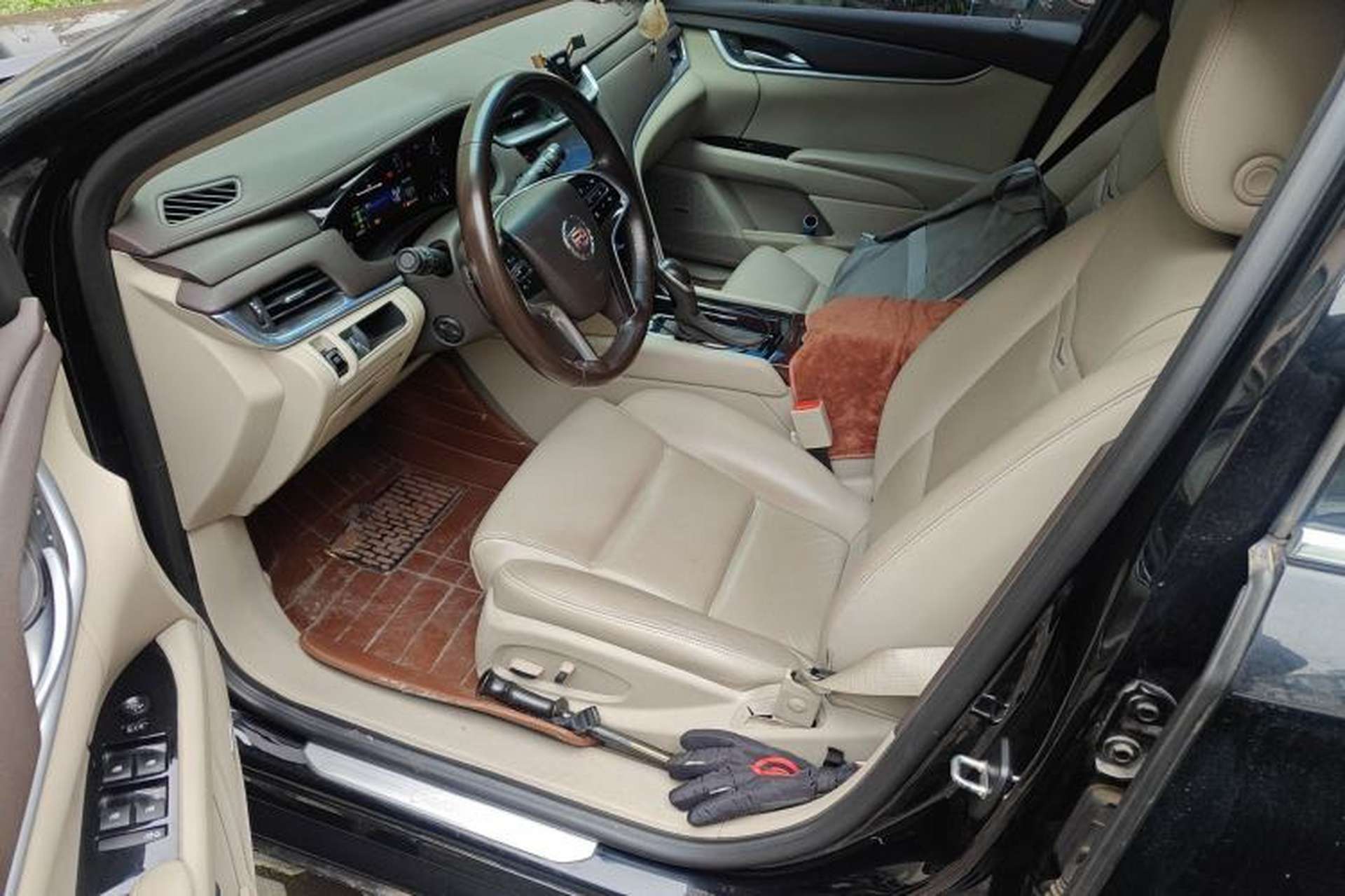 Used Cadillac XTS 2015 28T Comfort Model Left Front Seat