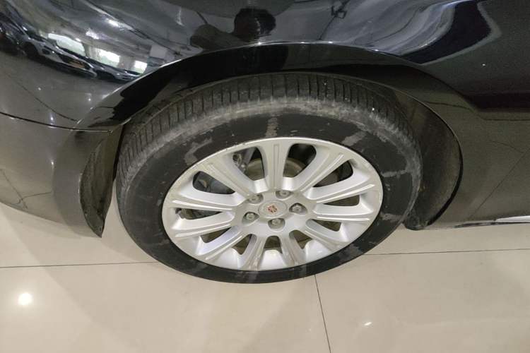 Used Cadillac XTS 2015 28T Comfort Model Left Front Wheel Hub