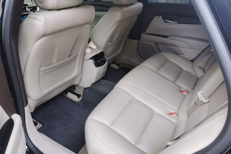 Used Cadillac XTS 2015 28T Comfort Model Left Rear Seat