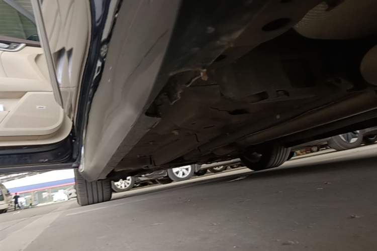 Used Cadillac XTS 2015 28T Comfort Model Left Side Sill