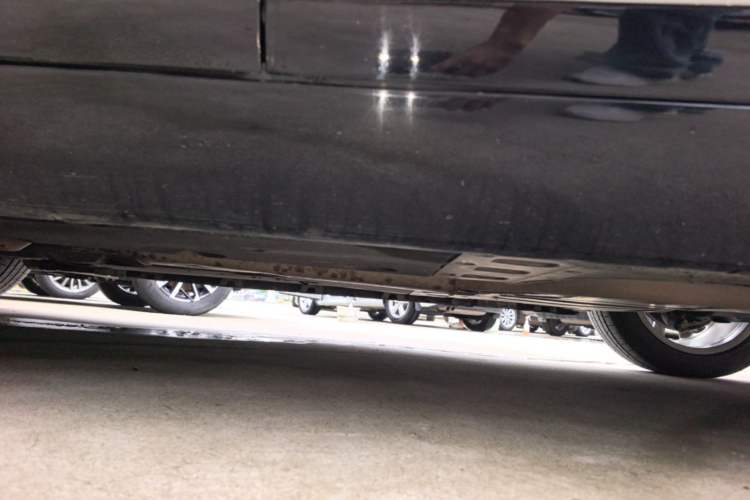 Used Cadillac XTS 2015 28T Comfort Model Left Side Sill
