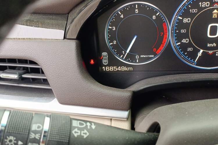 Used Cadillac XTS 2015 28T Platinum Edition Odometer Close Up