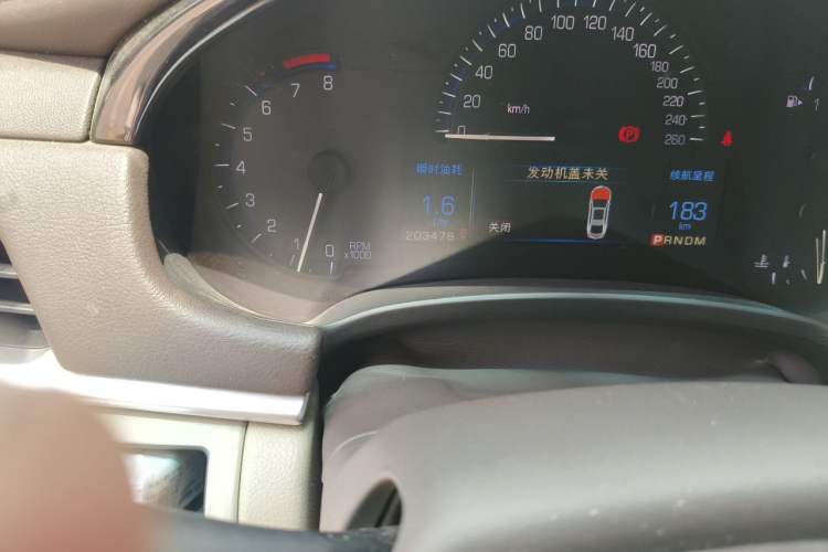 Used Cadillac XTS 2015 28T Comfort Model Odometer Close Up