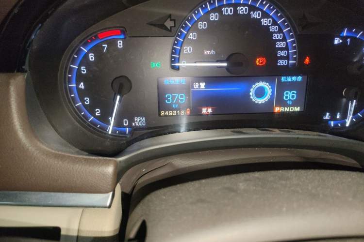 Used Cadillac XTS 2015 28T Comfort Model Odometer Close Up