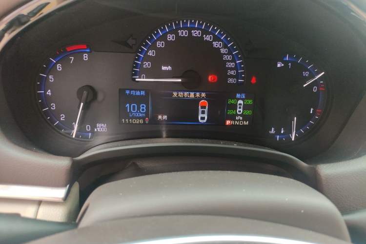Used Cadillac XTS 2015 28T Elite Model Odometer Close Up