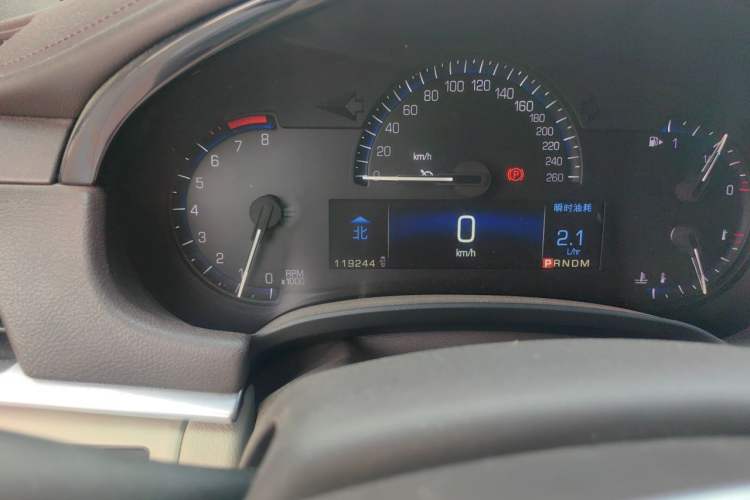 Used Cadillac XTS 2015 28T Comfort Model Odometer Close Up
