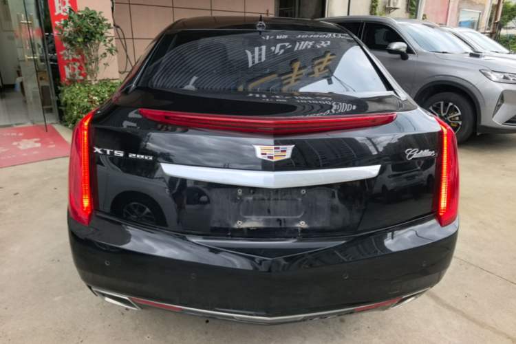 Used Cadillac XTS 2015 28T Comfort Model Rear