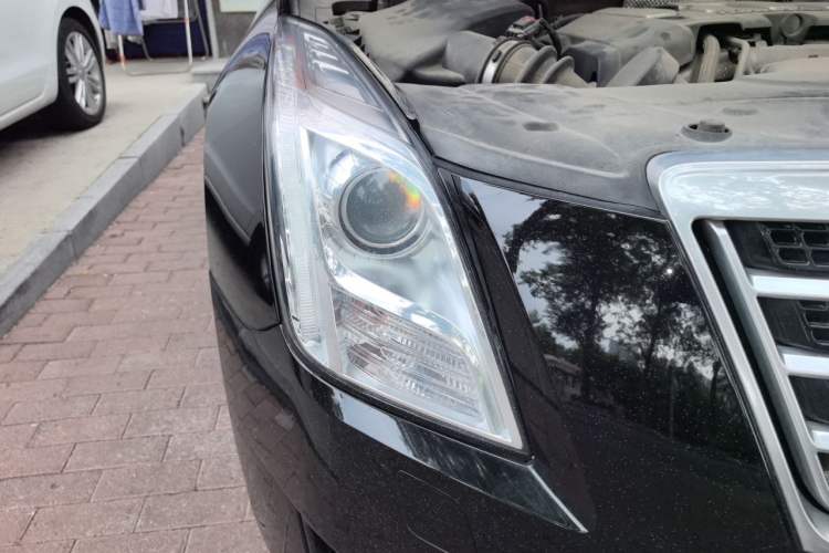 Used Cadillac XTS 2015 28T Comfort Model Right Front Headlight