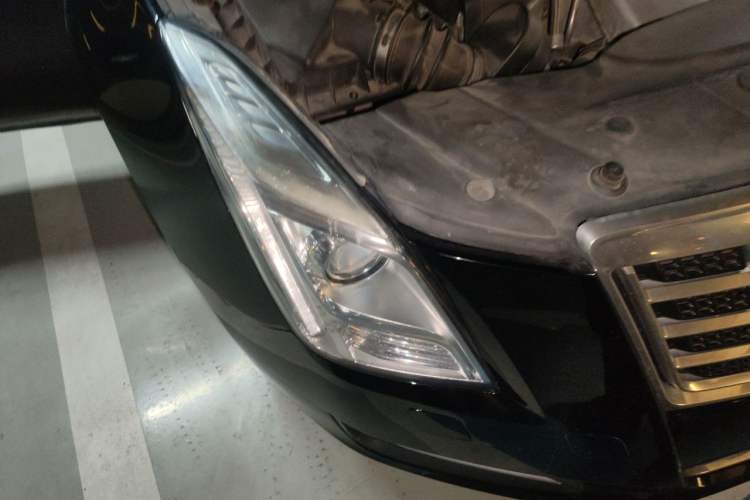 Used Cadillac XTS 2015 28T Comfort Model Right Front Headlight
