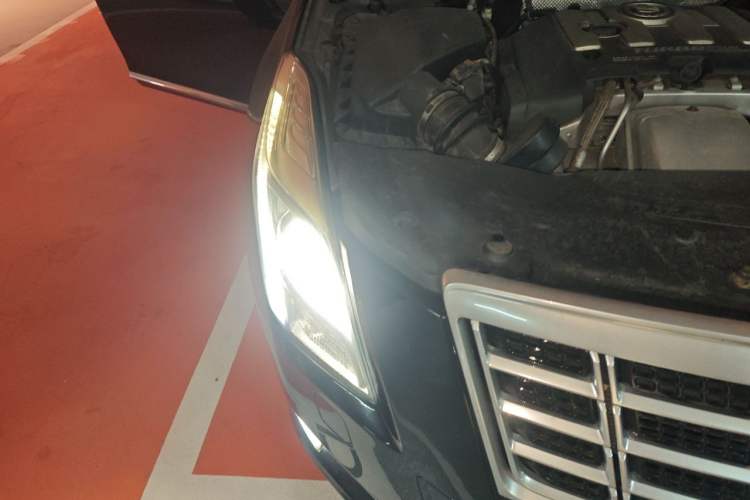 Used Cadillac XTS 2015 28T Elite Model Right Front Headlight