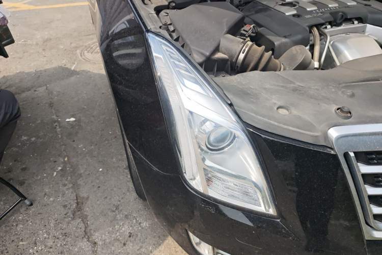 Used Cadillac XTS 2015 28T Luxury Model Right Front Headlight