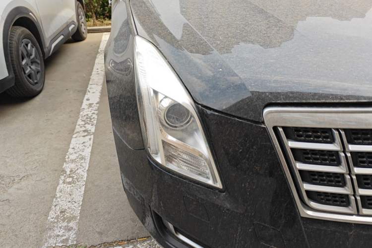 Used Cadillac XTS 2015 28T Comfort Model Right Front Headlight