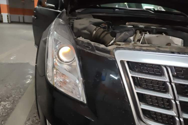 Used Cadillac XTS 2015 28T Elite Model Right Front Headlight