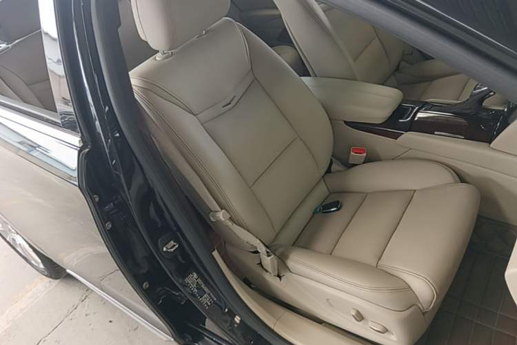 Used Cadillac XTS 2015 28T Comfort Model Right Front Seat