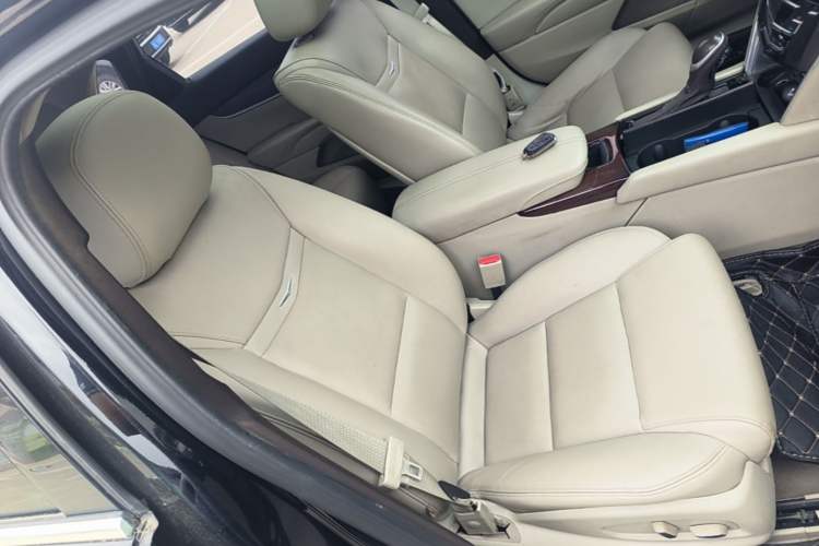 Used Cadillac XTS 2015 28T Comfort Model Right Front Seat