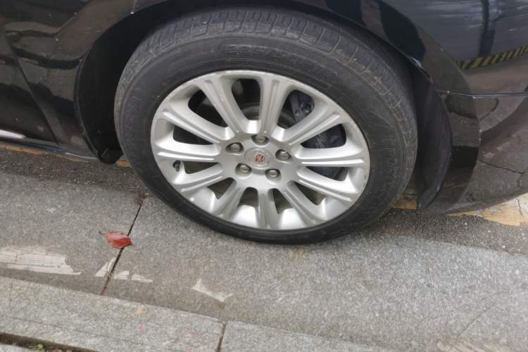 Used Cadillac XTS 2015 28T Comfort Model Right Front Wheel Hub