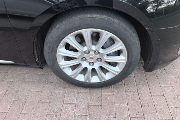 Used Cadillac XTS 2015 28T Comfort Model Right Front Wheel Hub