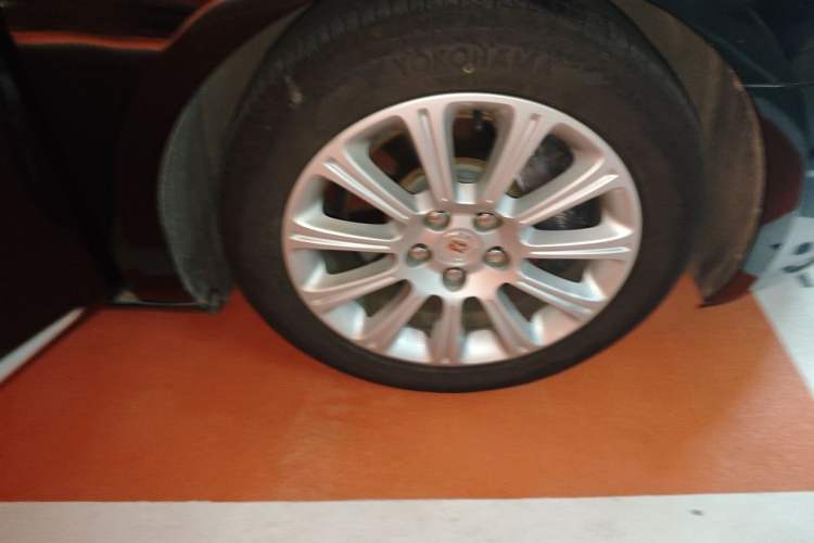 Used Cadillac XTS 2015 28T Elite Model Right Front Wheel Hub
