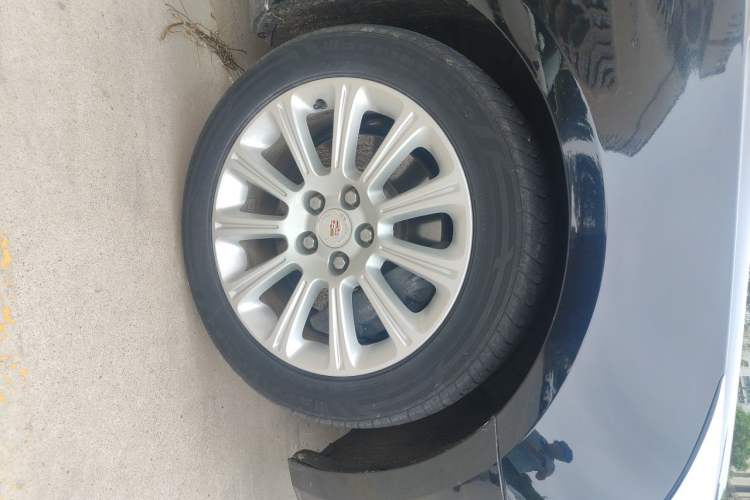Used Cadillac XTS 2015 28T Elite Model Right Front Wheel Hub