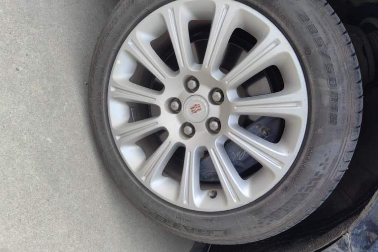 Used Cadillac XTS 2015 28T Comfort Model Right Front Wheel Hub